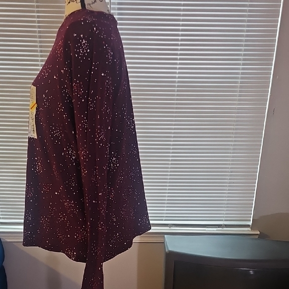Croft & Barrow Maroon Speckled Long Sleeve Blouse - Picture 4 of 5